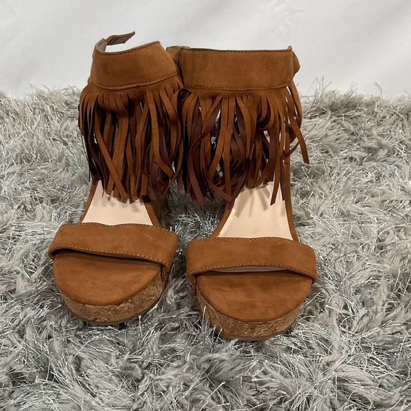 GUC Fergalicious by Fergie wedge heel platform shoes womens - Picture 1 of 5